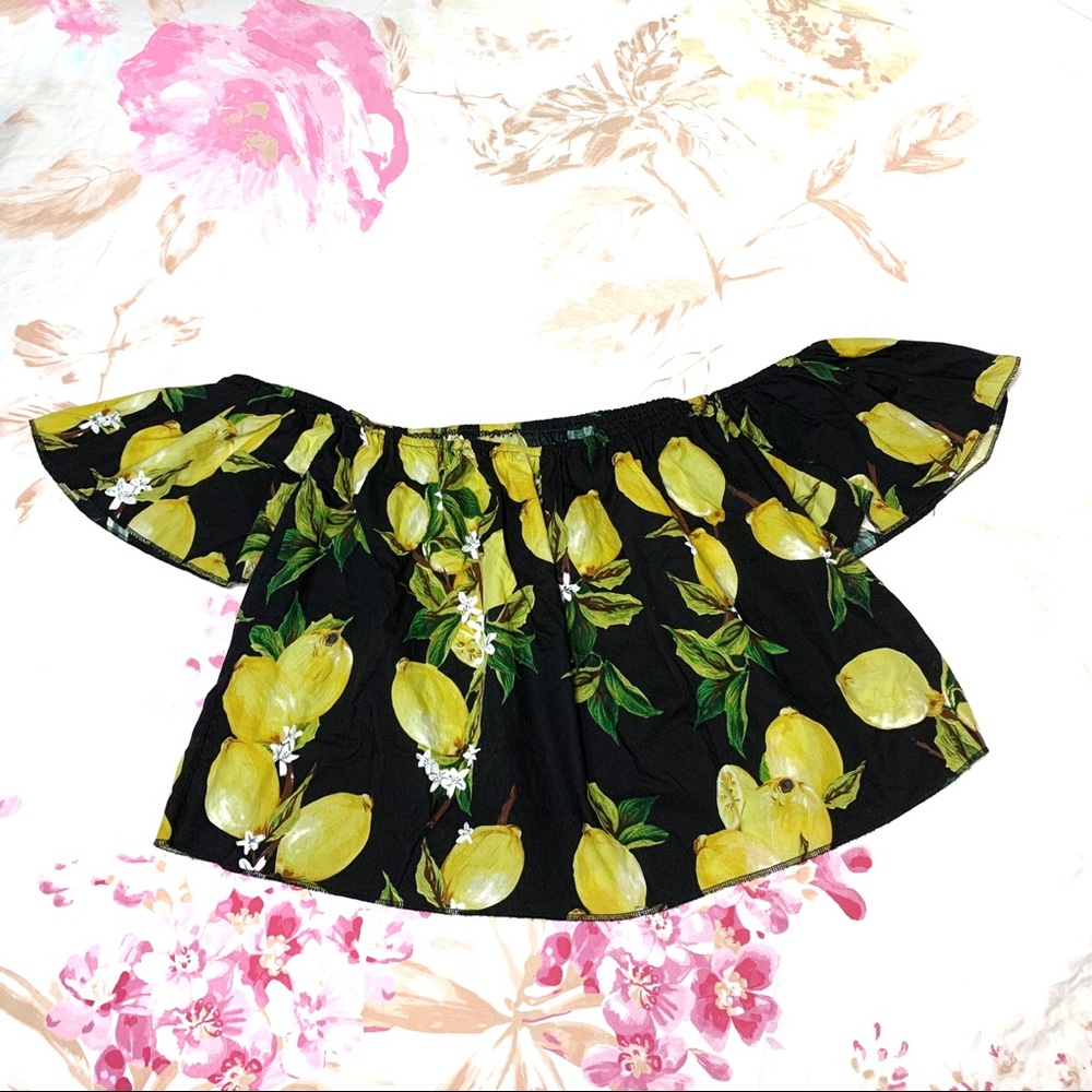 Medium Lemon Print Top Off the shoulders